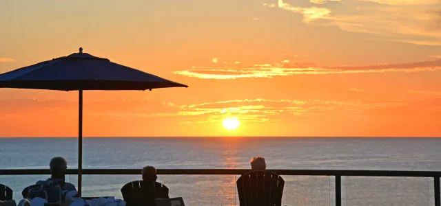 People watching sunset